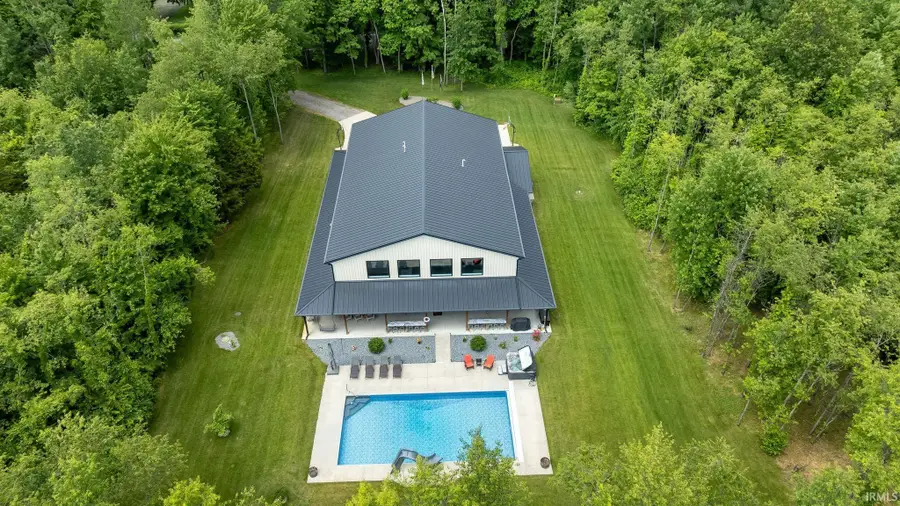 10810 Douglas Rd, Osceola, IN 46561 - #2