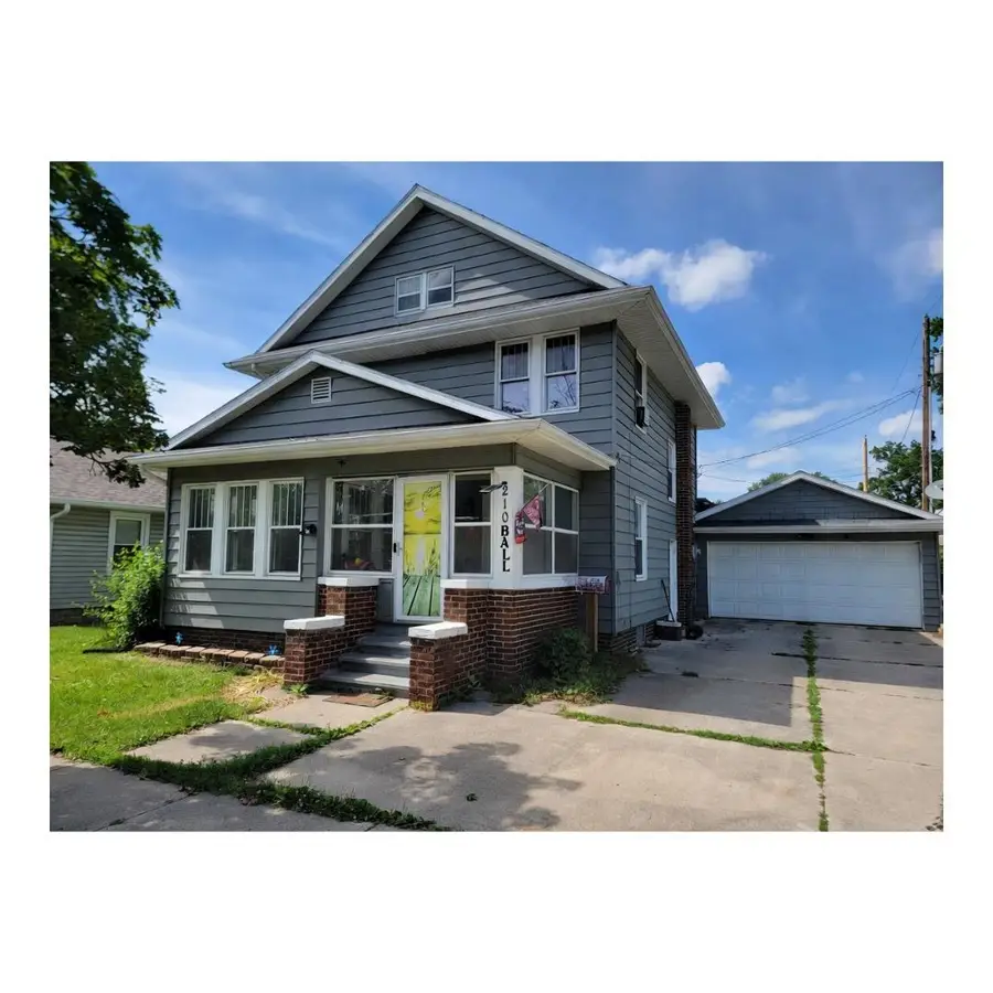 210 W 19th Street, Auburn, IN 46706 - #2