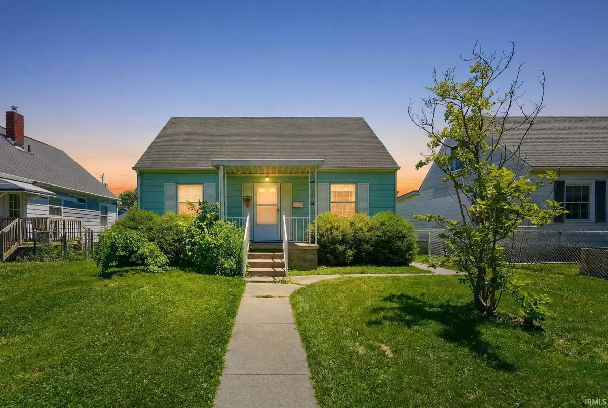 2210 S Pershing Drive, Muncie, IN 47302 - #1