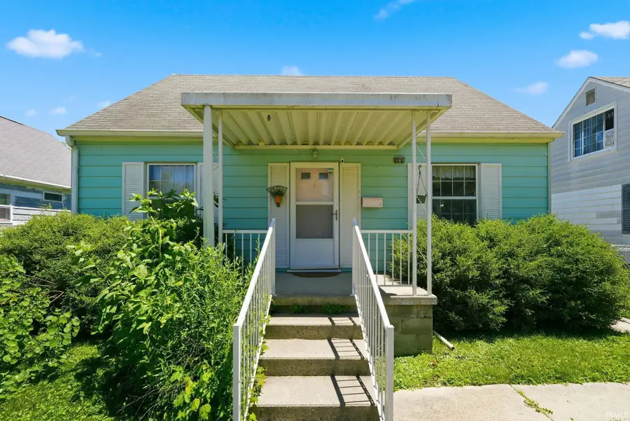 2210 S Pershing Drive, Muncie, IN 47302 - #2