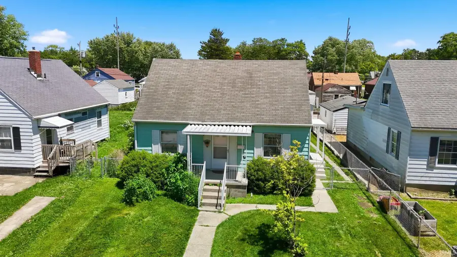 2210 S Pershing Drive, Muncie, IN 47302 - #3