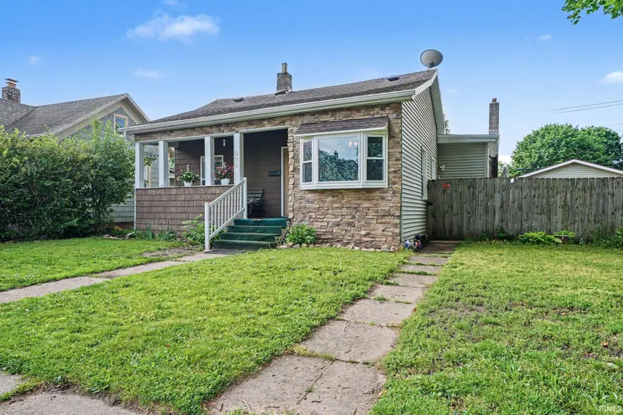 939 E 4th Street, Mishawaka, IN 46544 - #2