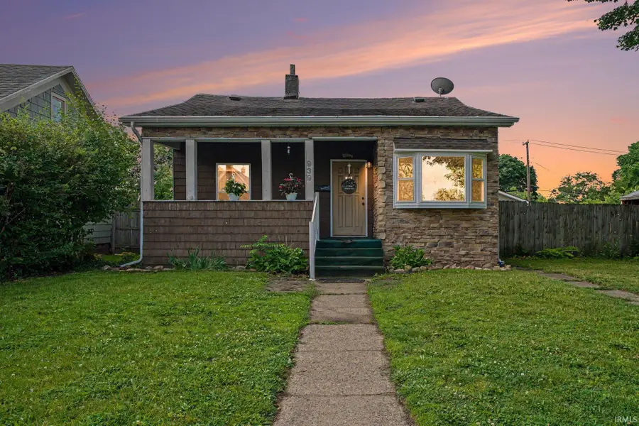 939 E 4th Street, Mishawaka, IN 46544 - #3