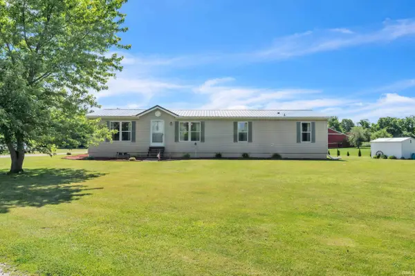 8780 Baseline Road, Wawaka, IN 46794