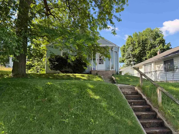 222 E Fairview Avenue, South Bend, IN 46614