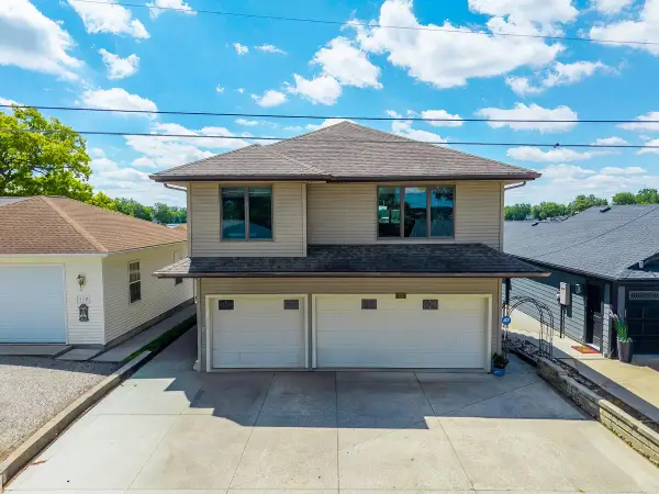 400 Lane 221b Hamilton Lk, Hamilton, IN 46742