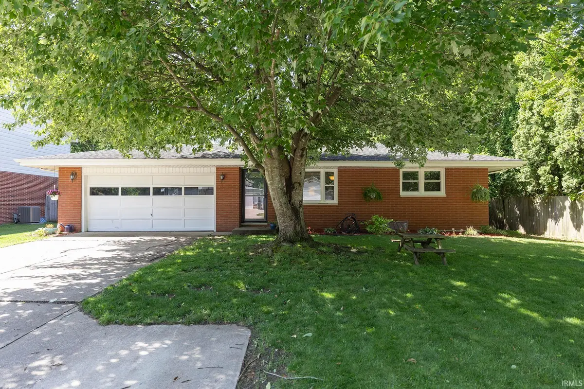 3315 Vernon Avenue, Elkhart, IN 46514 - #1
