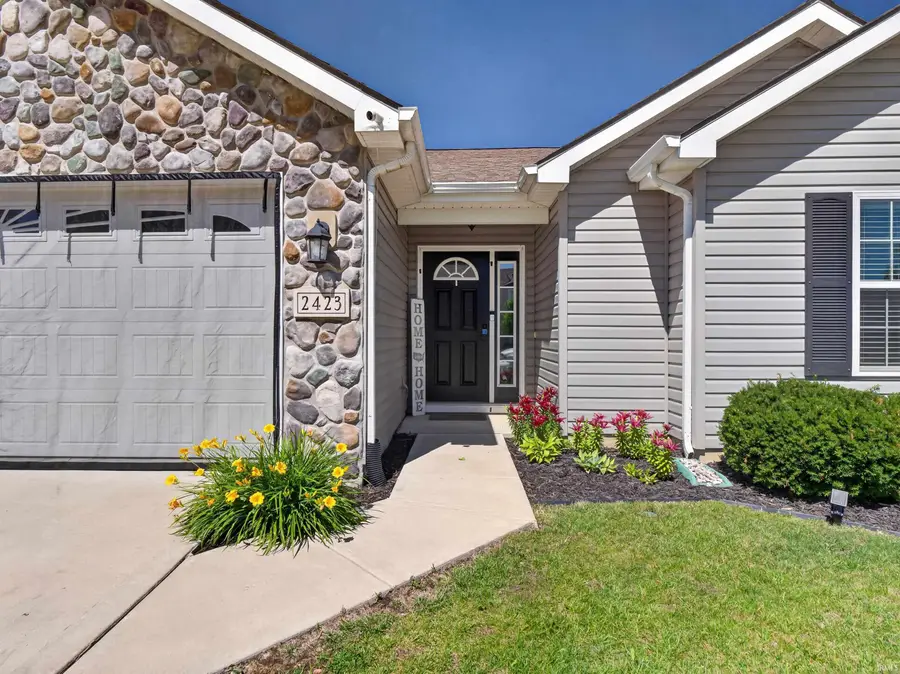 2423 Grand Canyon Corridor, Fort Wayne, IN 46808 - #2