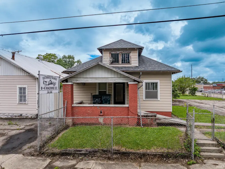313 W 5th Street, Muncie, IN 47302 - #2