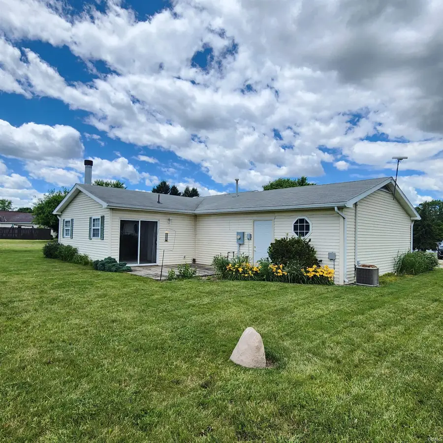 9239 E Lilac Lane, Cromwell, IN 46732 - #2
