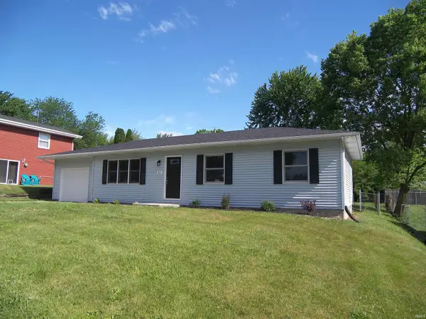 402 W Pickwick Drive, Syracuse, IN 46567