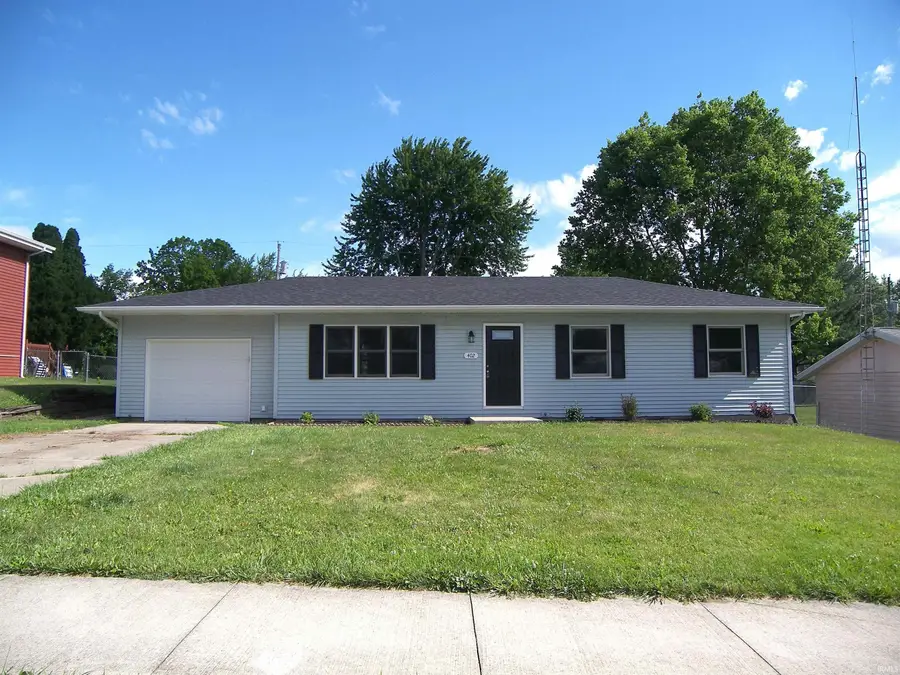 402 W Pickwick Drive, Syracuse, IN 46567 - #2