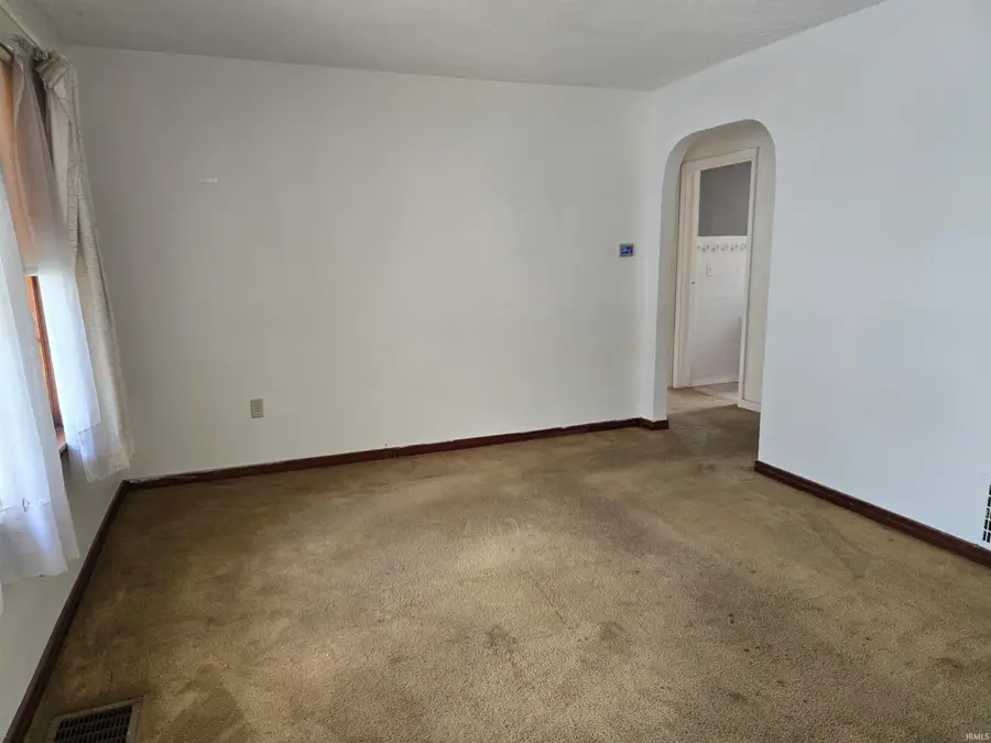 210 N 17th Street, Vincennes, IN 47591 - #2