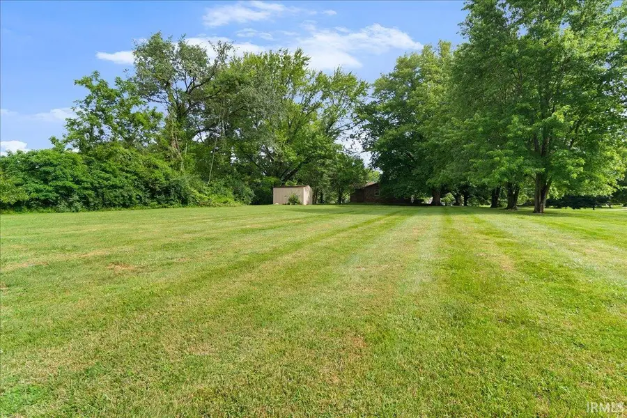 201 S Broadview Circle, Princeton, IN 47670 - #2