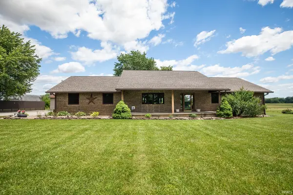 10787 N 300 W, Huntington, IN 46750