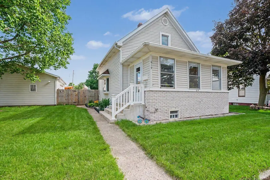 619 E Battell Street, Mishawaka, IN 46545 - #2