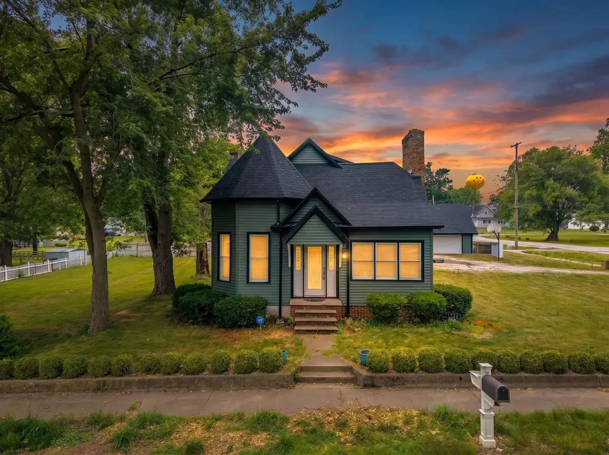 302 S Gonser Avenue, Ashley, IN 46705 - #1