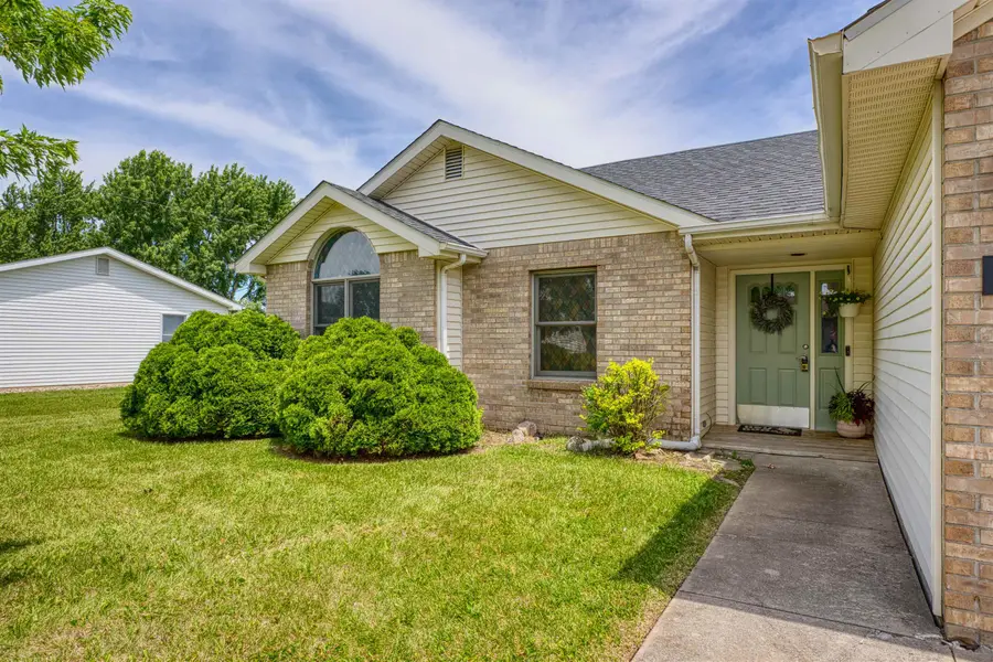 609 Sandalwood Drive, Ossian, IN 46777 - #2