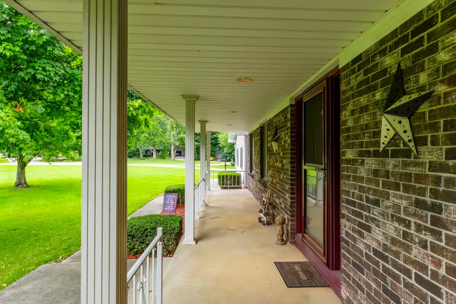 1020 N Greenbriar Drive, Columbia City, IN 46725 - #3