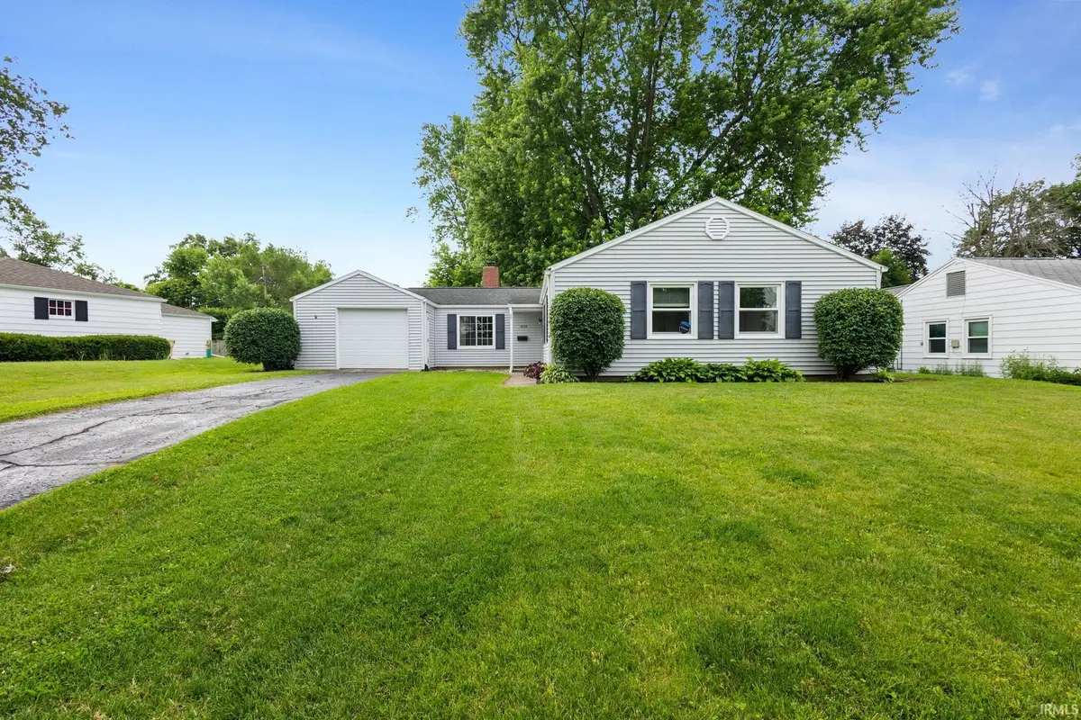 1624 Southeast Drive, South Bend, IN 46614 - #1