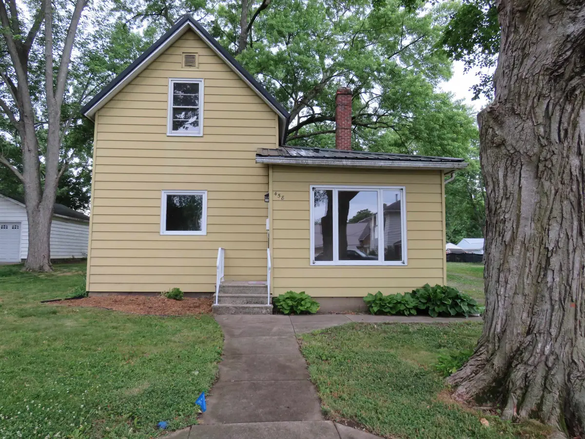 458 N Clark Street, Nappanee, IN 46550 - #1