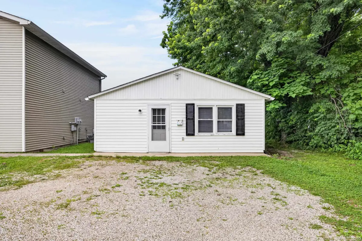 357, 359, 359.5 S East St Avenue, Spencer, IN 47460 - #1