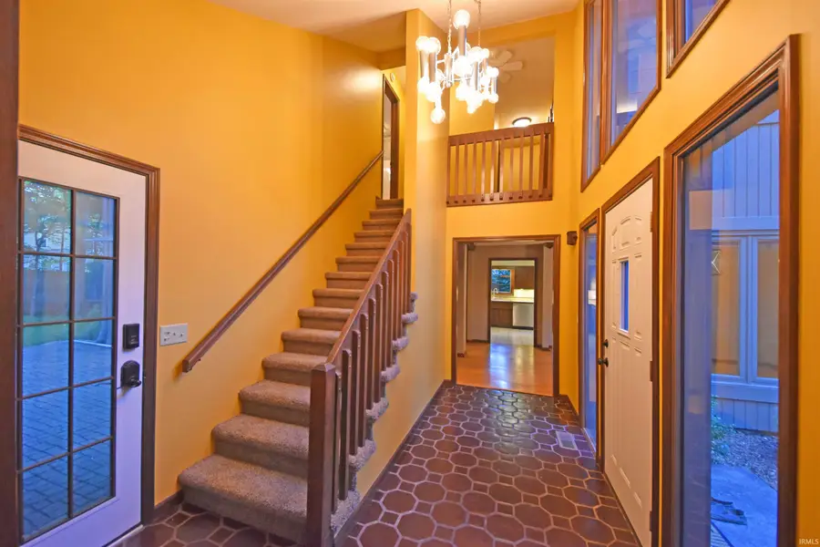 10018 Woodstream Drive, Fort Wayne, IN 46804 - #2