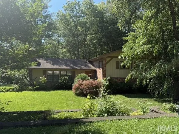 8217 Berry Drive, Evansville, IN 47710
