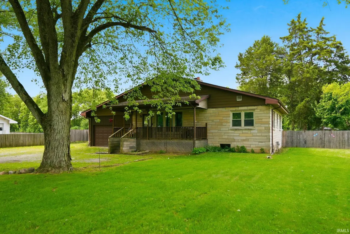 11420 W Sr 32 Highway, Yorktown, IN 47396 - #1