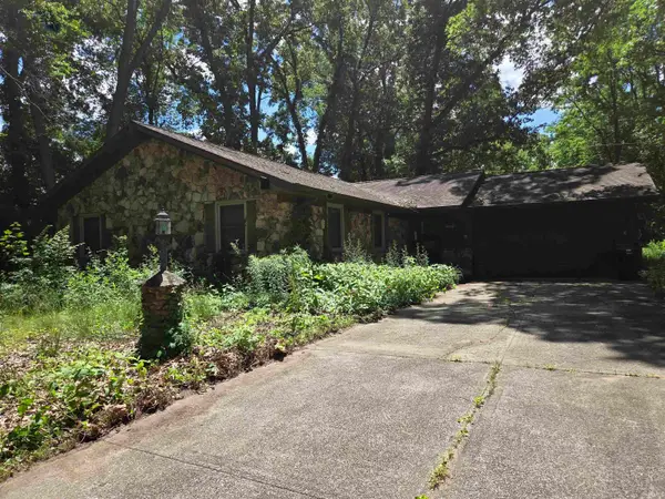 18304 Cypress Circle, South Bend, IN 46637