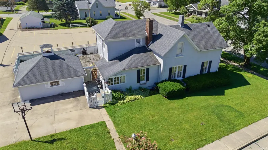 305 N Monroe Street, Williamsport, IN 47993 - #2