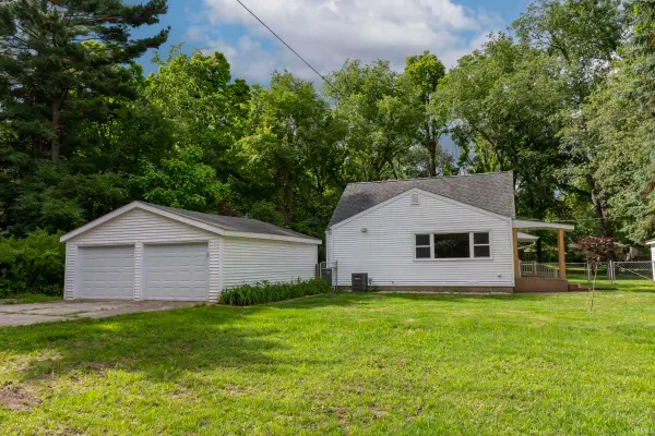 26490 Southport Drive, South Bend, IN 46628