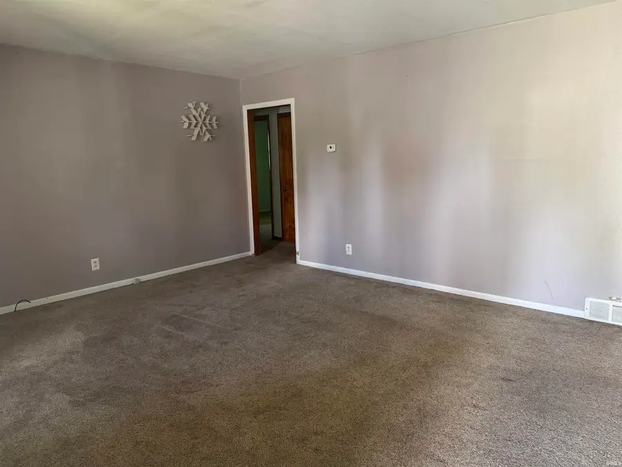 124 N First Avenue, Oakland City, IN 47660 - #3