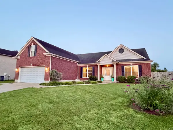3043 Paradise Circle, Newburgh, IN 47630