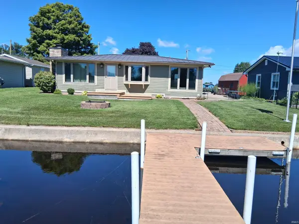 10558 S Bouse Drive, Silver Lake, IN 46982