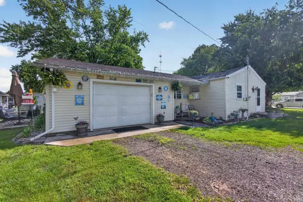 211 S Wayne Street, Flora, IN 46929
