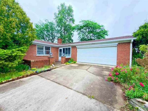 1521 Canterbury Court, Huntington, IN 46750