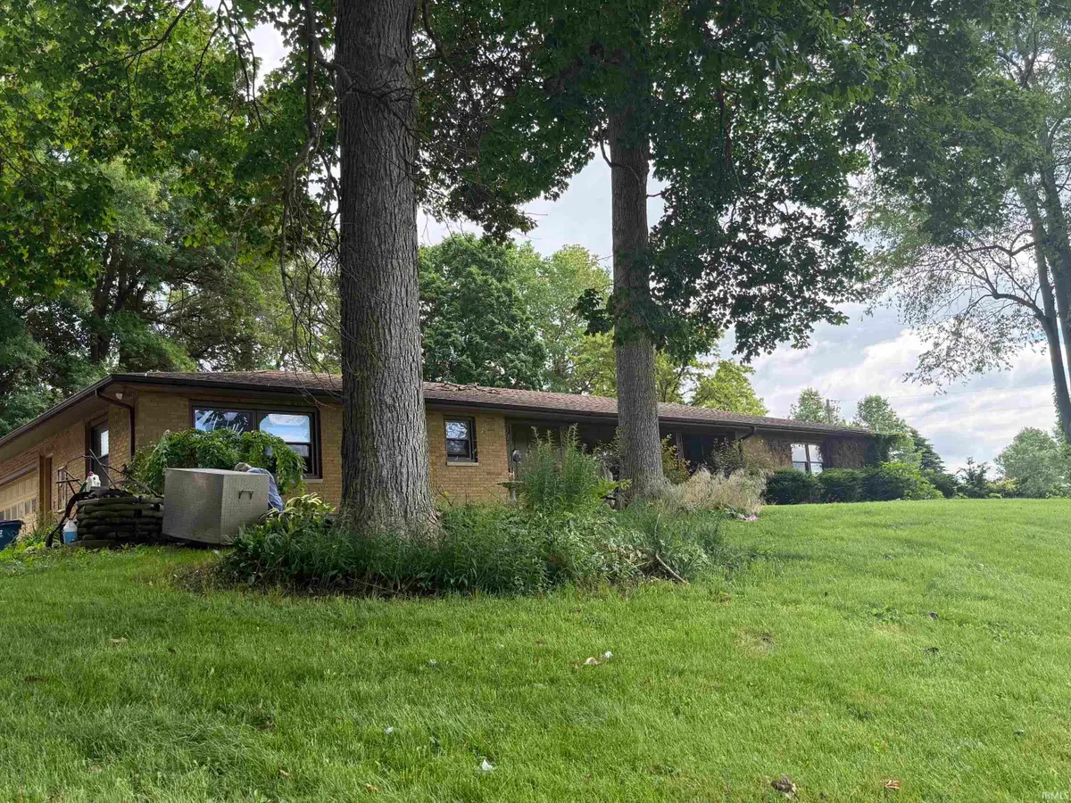 4035 S State Rd 5, South Whitley, IN 46787 - #1