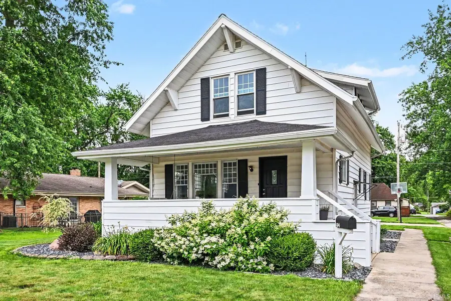 604 E Van Buren Street, Nappanee, IN 46550 - #3