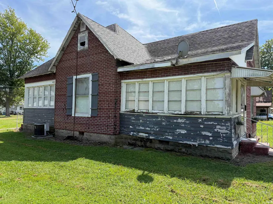 602 S Lawton Street, Jasonville, IN 47438 - #3