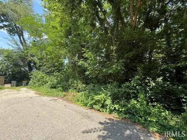 2301 S Ford Avenue, Bloomington, IN 47403 - #2