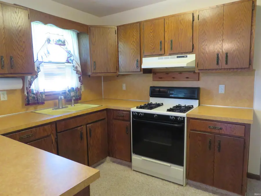 3376 E Kenway Drive, Warsaw, IN 46580 - #2