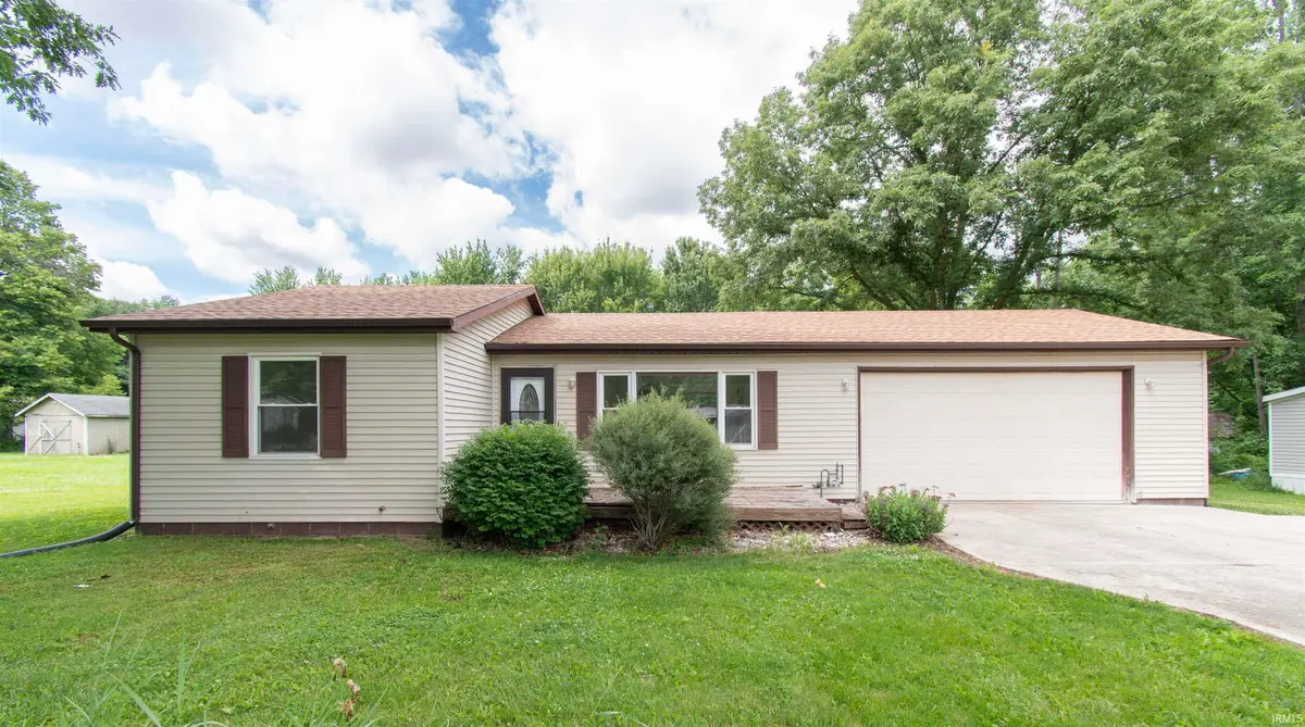 372 W Greenwood Drive, Kendallville, IN 46755 - #1