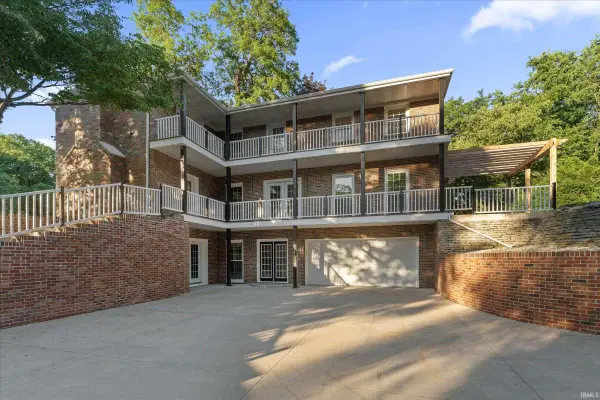 3002 Robinhood Lane, South Bend, IN 46614