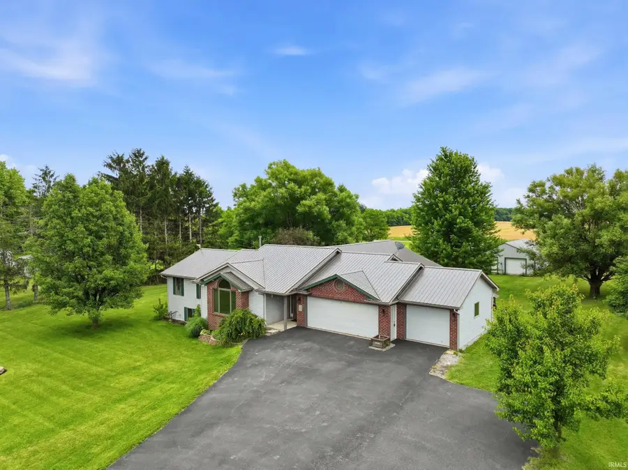 1366 E Us Highway 33 -57, Churubusco, IN 46723 - #2
