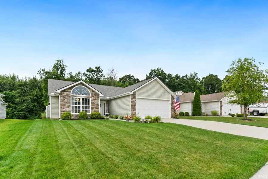 2195 Henry V Crossing, Fort Wayne, IN 46818 - #2