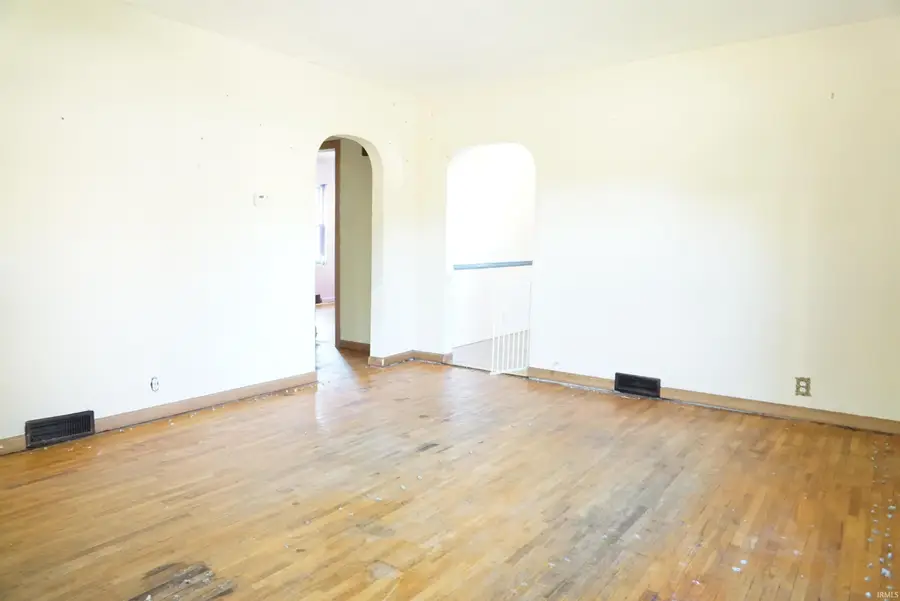 800 W Lusher Avenue, Elkhart, IN 46517 - #3