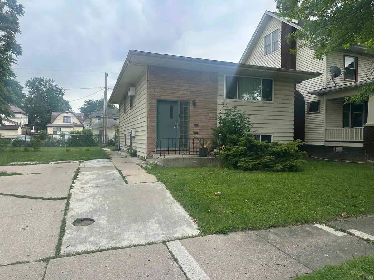 3217 S Harrison Street, Fort Wayne, IN 46807 - #1