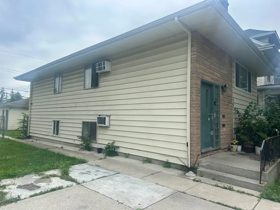 3217 S Harrison Street, Fort Wayne, IN 46807 - #2