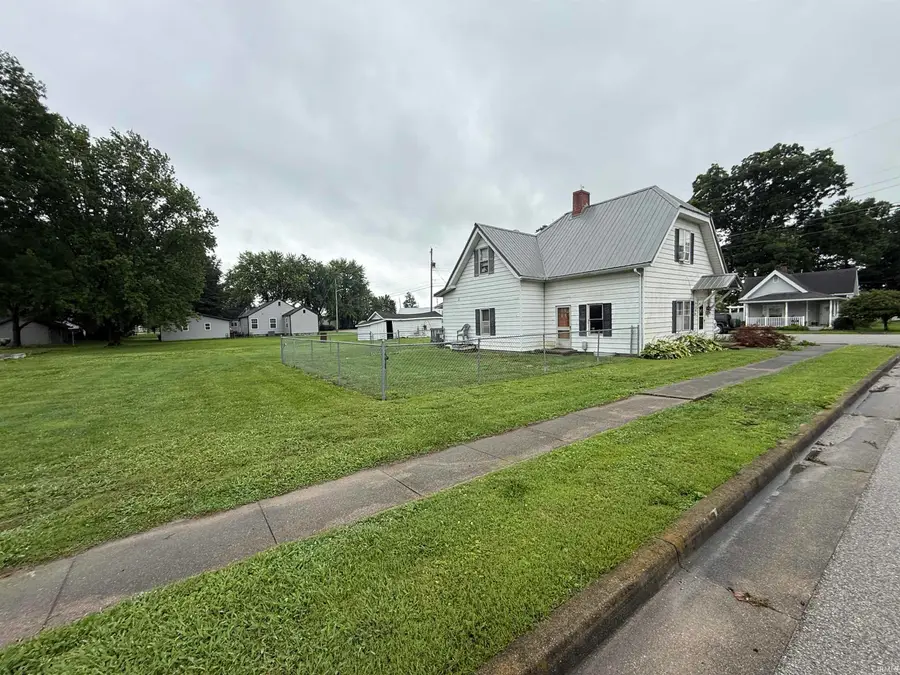 501 E Maple Street, Petersburg, IN 47567 - #2